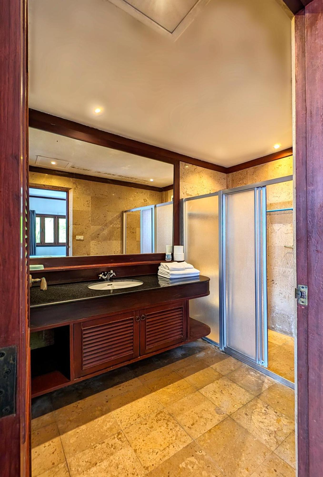 Nakawanna Villa Phuket Kültér fotó
